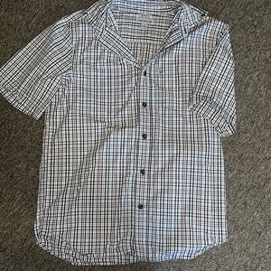 Men’s Carhartt relaxed fit button down shirt in size medium